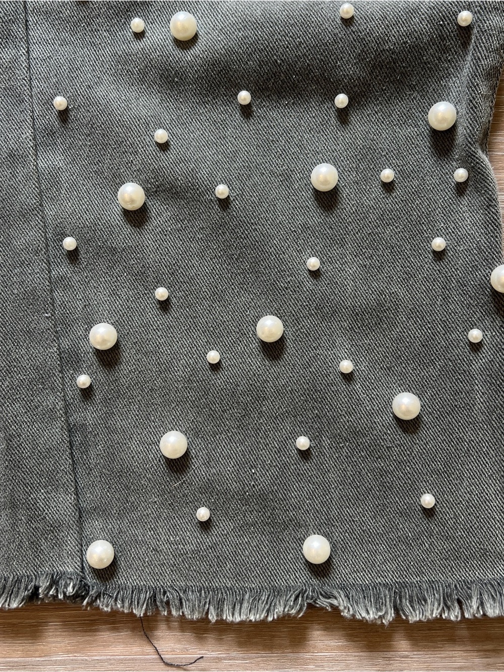 POL Pearl Embellished Wide Leg Jeans Gray Denim Size S NWOT 28 - Picture 3 of 9